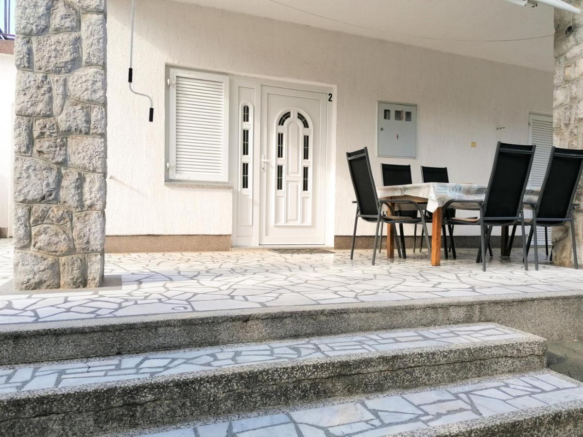 Apartmani Gaj Malinska Buitenkant foto