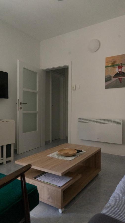 Apartmani Gaj Malinska Buitenkant foto