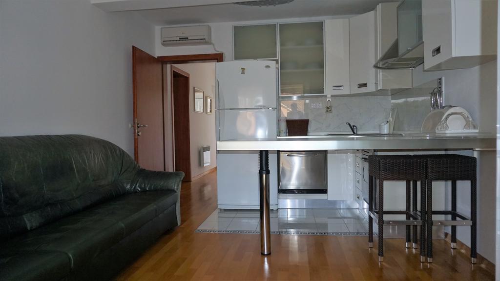 Apartmani Gaj Malinska Buitenkant foto