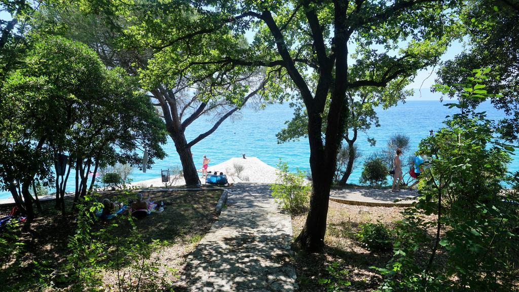 Apartmani Gaj Malinska Buitenkant foto