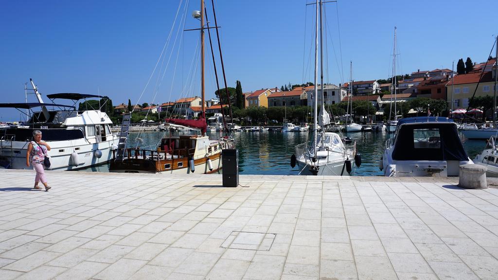 Apartmani Gaj Malinska Buitenkant foto