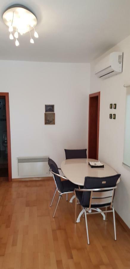 Apartmani Gaj Malinska Buitenkant foto
