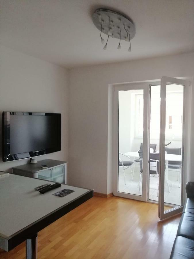 Apartmani Gaj Malinska Buitenkant foto